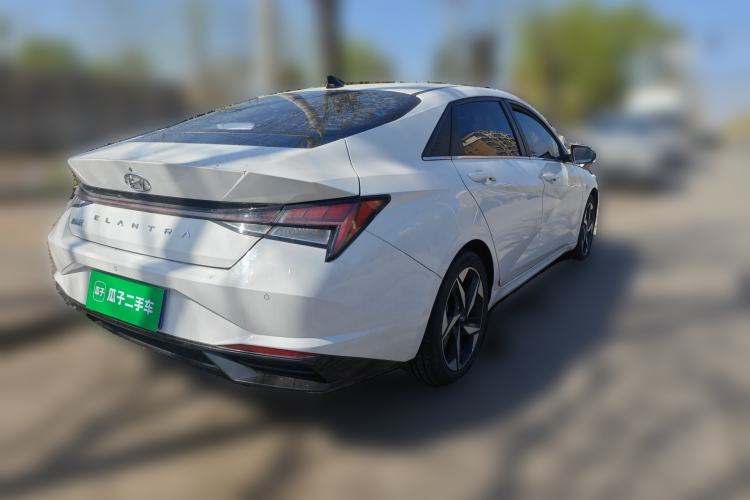 Used Hyundai Elantra 2021 1.5L CVT GLX Elite Edition Rear Right 45 Deg