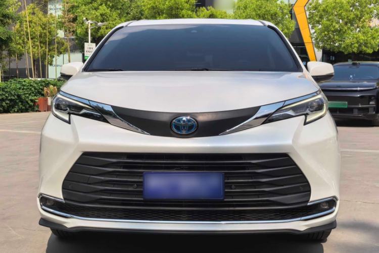 Used Toyota SIENNA 2023 2.5L Hybrid Comfort Edition Exterior 7