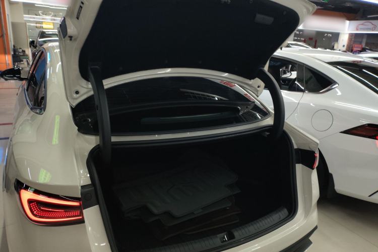 Used BYD Seal 06 New Energy 2025 DM-i Smart Drive 80KM Luxury Model Trunk