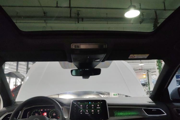 Used Volkswagen T-ROC 2025 300TSI DSG Two-Wheel Drive Chen Guang Edition
