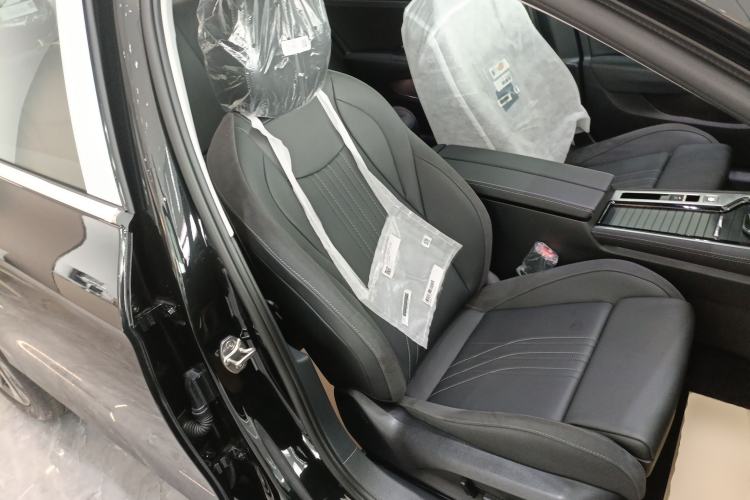 Used Volkswagen Magotan 2024 380TSI DSG Prestige Edition Right Front Seat