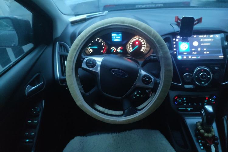 Used Ford Focus 2012 Sedan 1.6L Automatic Fashion Edition