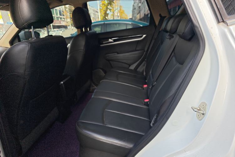 Used Dongfeng Aeolus AX7 2015 2.0L Manual Zhiyi Trim