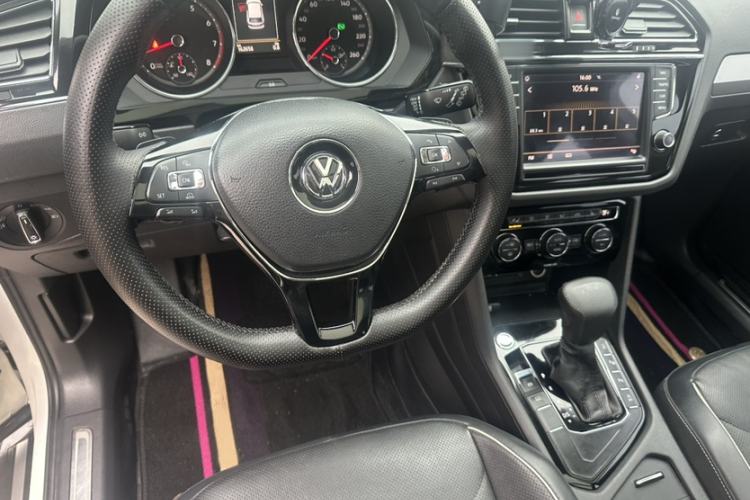 Used Volkswagen Tiguan L 2017 330TSI Automatic Two-Wheel Drive Flagship Edition Interior 1
