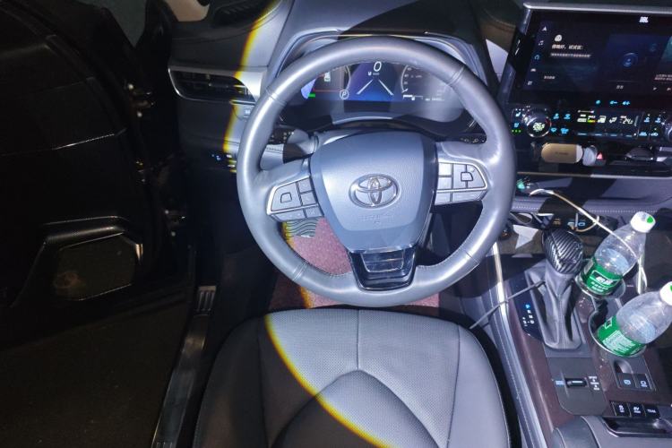 Used Toyota Highlander 2022 Dual-Engine 2.5L Four-Wheel Drive Supreme Edition 7-Seater Steering Wheel