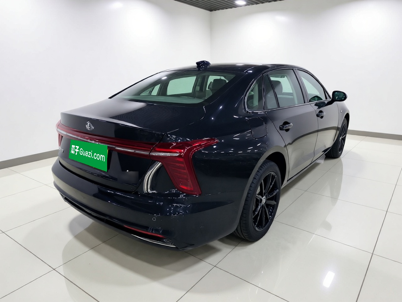 Hongqi H5 2025 Model 2.0T Automatic Xuan Ying 2 Million Units Commemorative Edition — снимка 6
