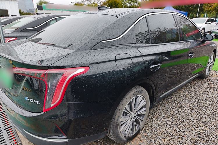Used Hongqi E-QM5 2022 431 km Charge & Enjoy Edition