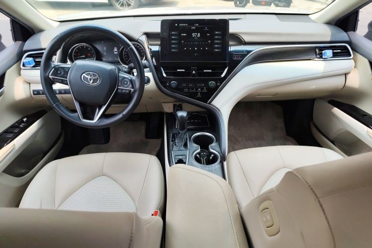 Used Toyota Camry 2021 2.0G Luxury Edition
