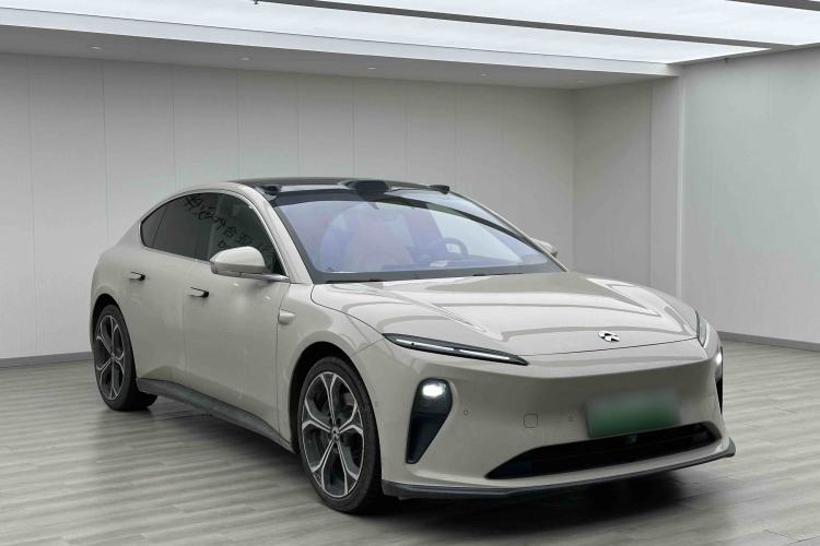 Used Nio ET5 2022 75 kWh Front Right 45 Deg