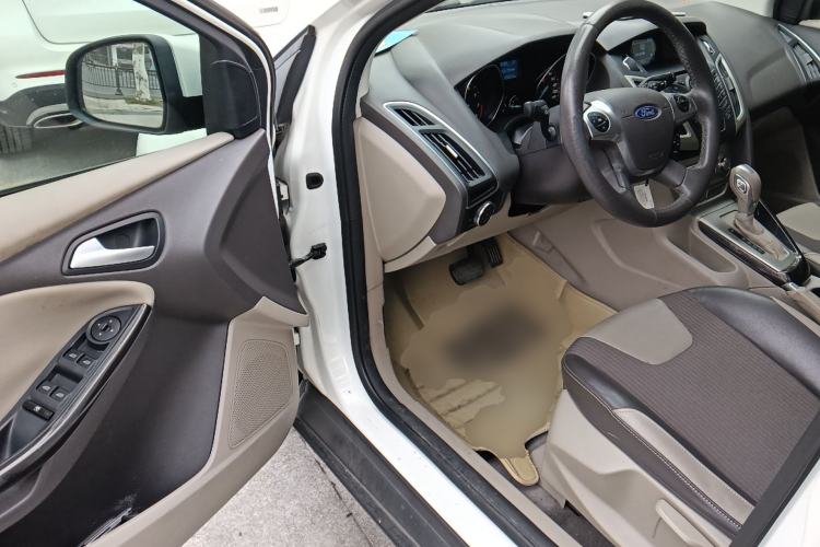 Used Ford Focus 2012 Hatchback 1.6L Automatic Fashion Edition