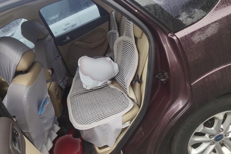 Used Ford Focus 2011 Sedan 1.8L Automatic Fashion Edition
