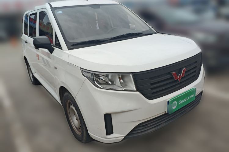 Used Wuling Hongguang PLUS 2020 1.5L Manual Standard Edition 5 Seats Front Right 45 Deg