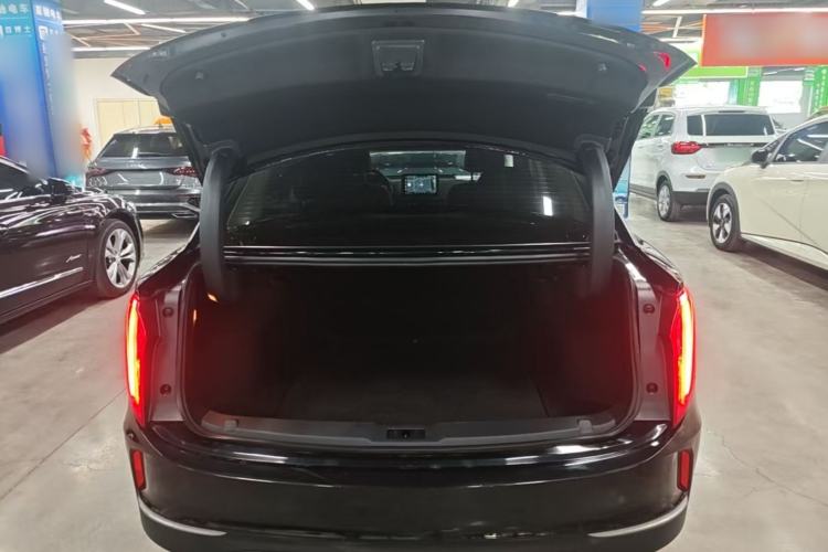 Used Hongqi E-QM5 2022 431 km Charge & Enjoy Edition Trunk