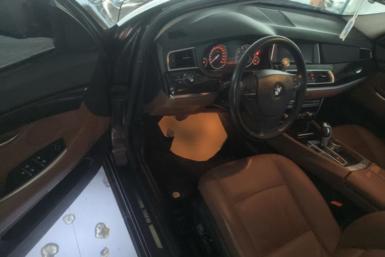 Used BMW 5 Series GT 2015 528i Leading Model
