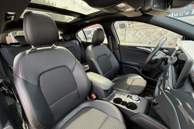 Used Ford Focus 2021 Hatchback EcoBoost 180 Automatic ST Line Interior 6