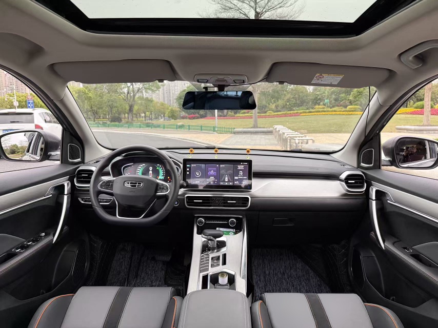 Geely Auto Coolray 2023 1.5T DCT Diamond Edition — снимка 17