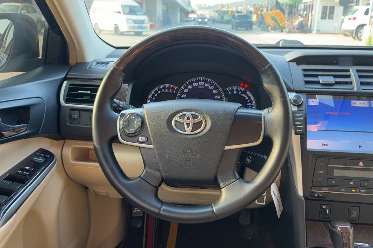 Used Toyota Camry 2016 2.0G 10th Anniversary Leading Edition