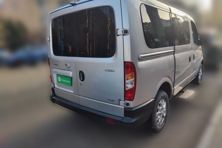 Used SAIC MAXUS Xintu V80 2019 2.5T Classic Model 6-Speed Manual Commercial Van with Short Wheelbase and Low Roof 9-Seater