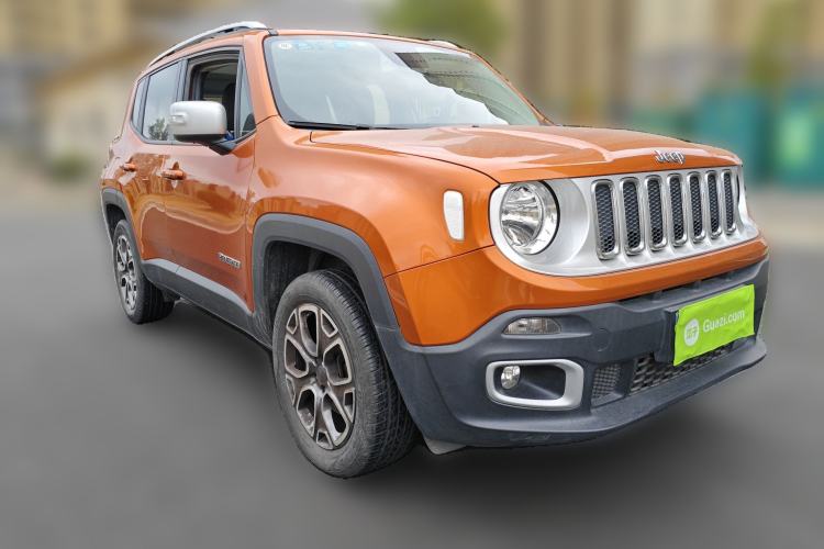 Used Jeep Renegade 2017 180TS Automatic All-Wheel Drive Versatile Edition Front Right 45 Deg