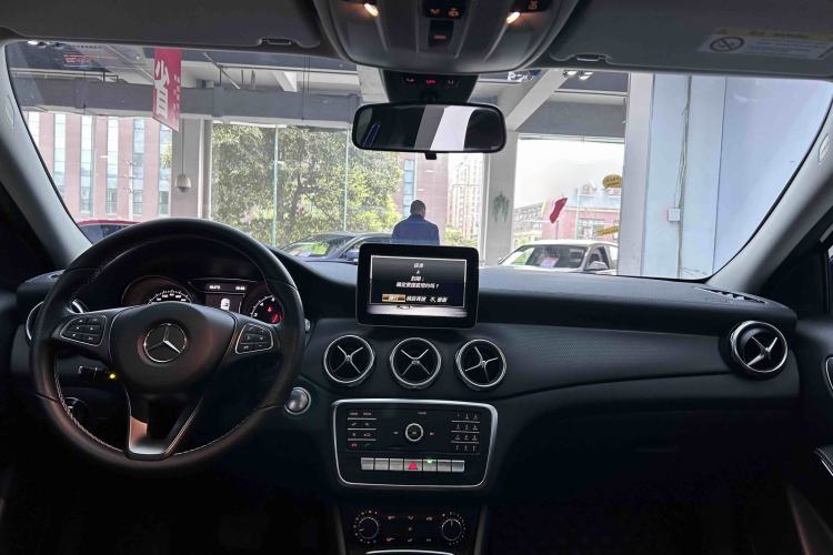 Used Mercedes-Benz GLA 2018 GLA 200 Fashion Model Interior 5