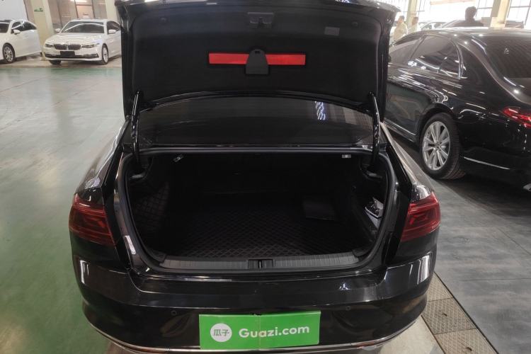 Used Volkswagen Magotan 2023 2 Million Units Limited Edition 330TSI DSG Leading Version