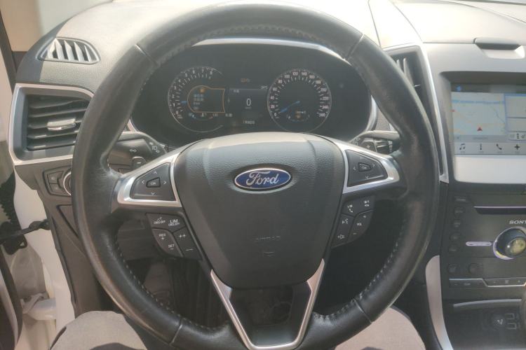 Used Ford Edge 2016 EcoBoost 245 Four-Wheel Drive Titanium 7-Seater Steering Wheel