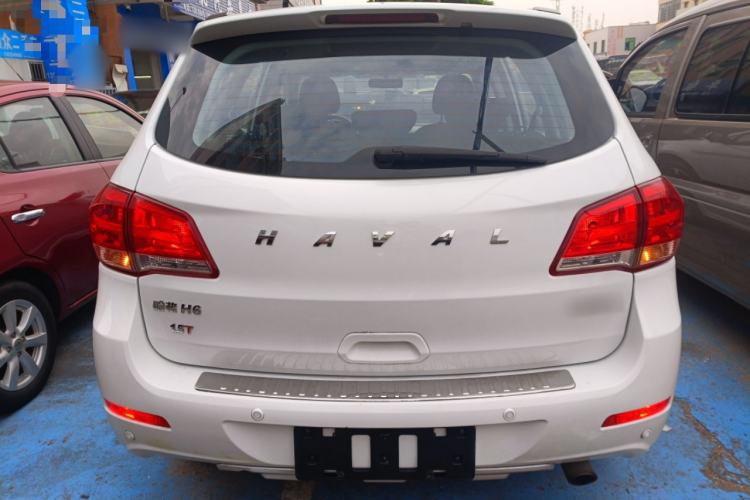 Used Haval H6 2016 Upgraded Model 1.5T Manual Two-Wheel Drive Value Edition
