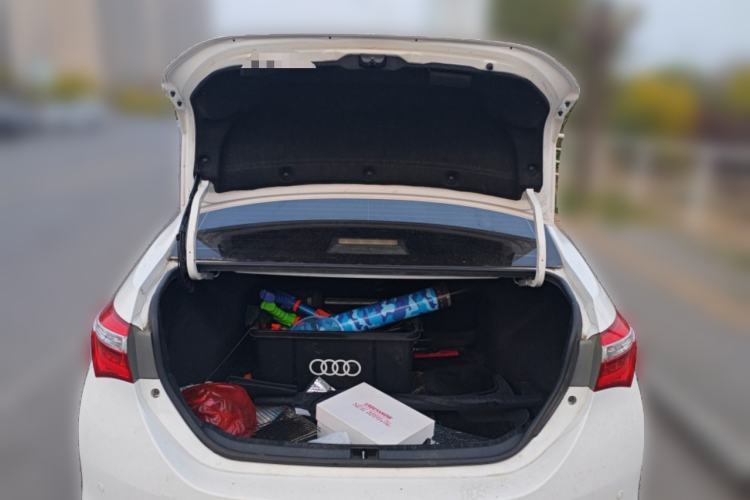 Used Toyota Corolla 2014 1.6L CVT GL-i Leather Edition Trunk