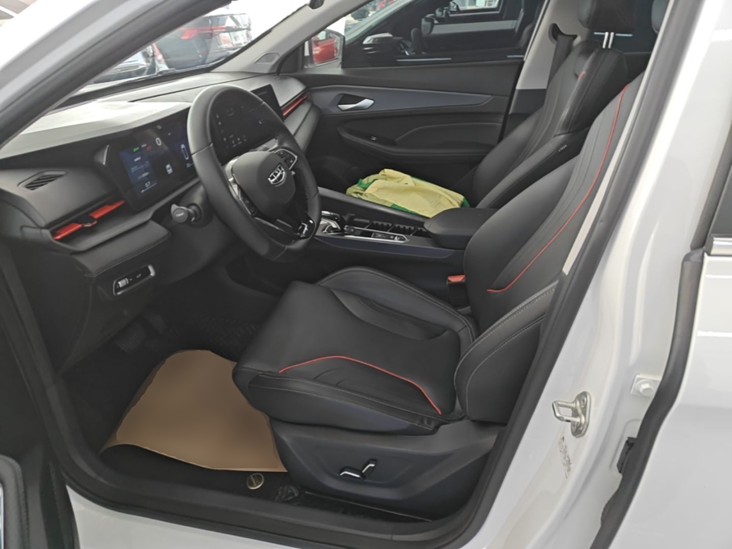 Geely Auto Binray 2022 Binrui COOL 1.5T DCT Electric Edition — снимка 17