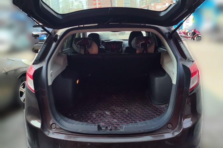 Used GAC Trumpchi GS5 2014 2.0L Automatic Two-Wheel Drive Anniversary Value Edition Trunk