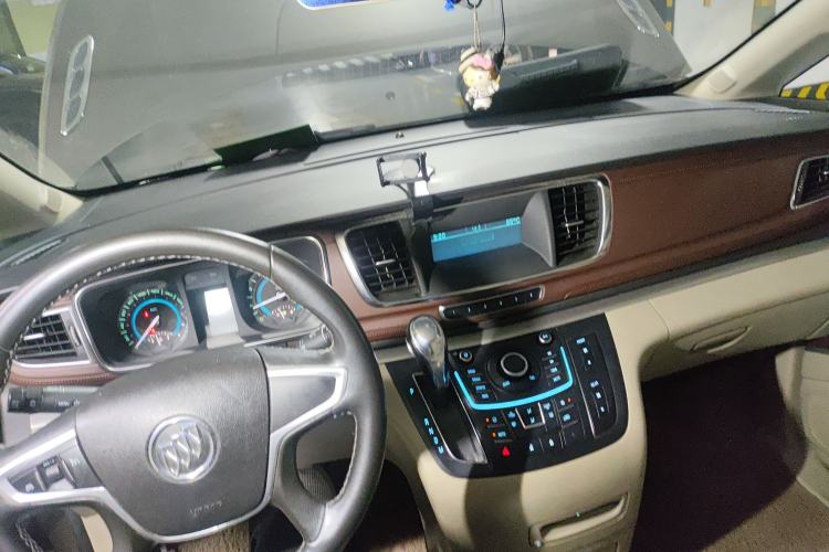 Used Buick GL8 2015 2.4L Luxury Business Premium Edition