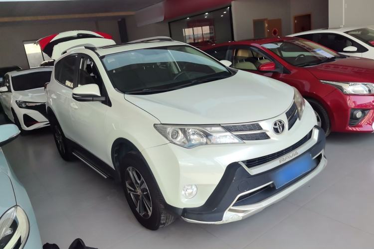 Used Toyota RAV4 2015 2.0L CVT Two-Wheel Drive Fashion Edition
