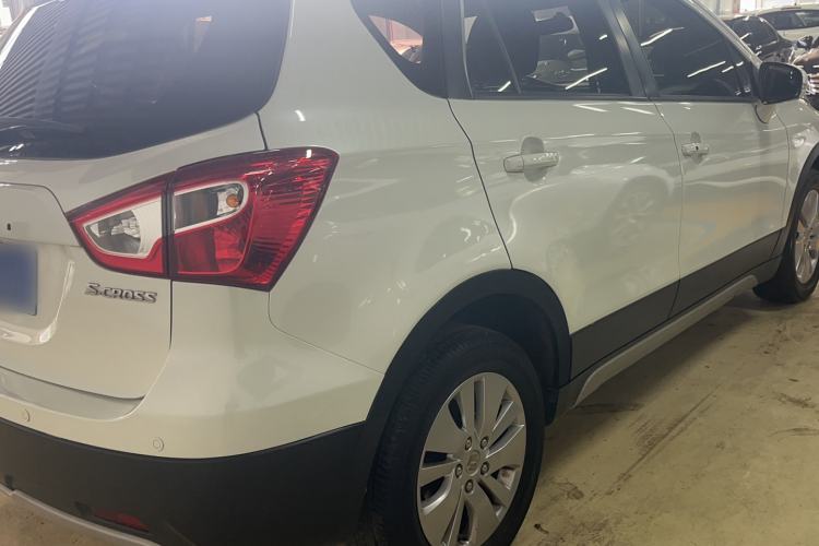 Used Suzuki S-Cross 2014 1.6L CVT Two-Wheel Drive Elite Version Exterior 5