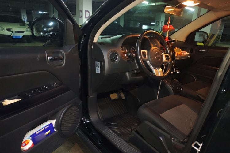 Used Jeep Compass 2014 2.0L two-wheel drive sport version