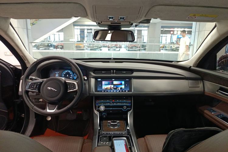 Used Jaguar XFL 2018 XFL 2.0T 250 PS Luxury Edition
