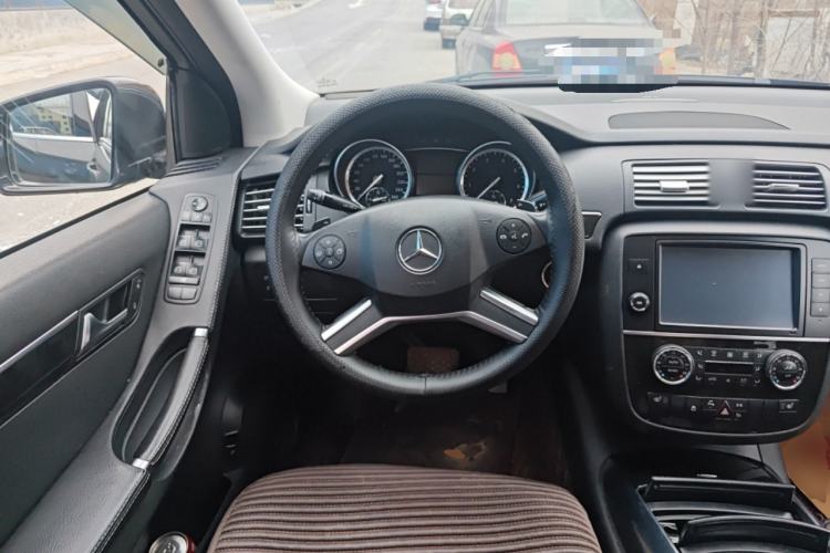 Used Mercedes-Benz R-Class 2017 R 320 4MATIC Business Edition Prestige Model