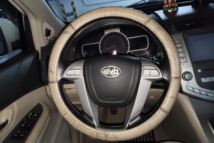 Used BYD S6 2013 Jingyue Edition 2.0L Manual Luxury Model 5 Seats