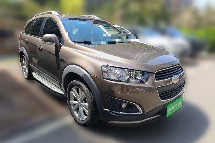Used Chevrolet Captiva 2015 2.4L 4x4 Flagship Edition 7-Seater Front Right 45 Deg