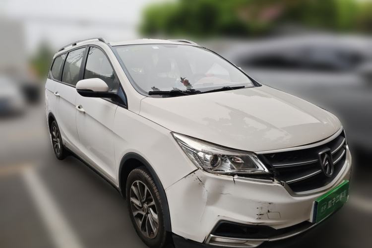 Used Baojun 730 2019 1.5L Manual Fashion Model 7-seater National V Front Right 45 Deg