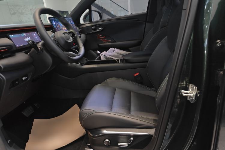 Used Lynk & Co 06 EM-P 2024 EM-P 126 Long-Range Max