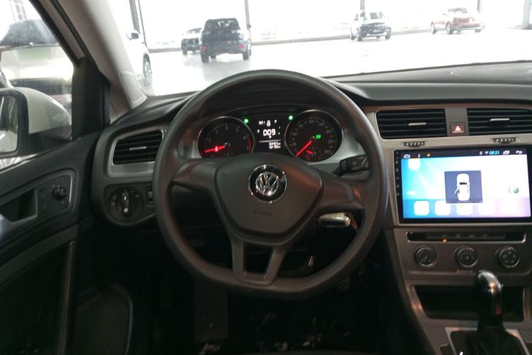 Used Volkswagen Golf 2016 1.6L Automatic Fashion Model