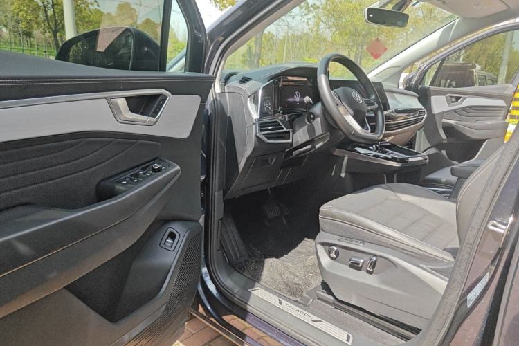 Used Volkswagen Talagon 2021 330TSI Two-Wheel-Drive Luxury Edition – Scenic Version Driver Seat