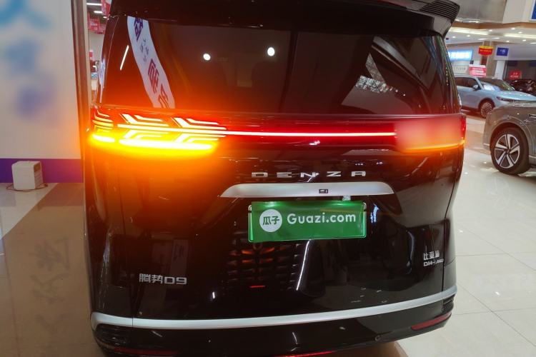 Used Denza D9 2024 DM-i 980 Four-Wheel Drive Flagship Model
