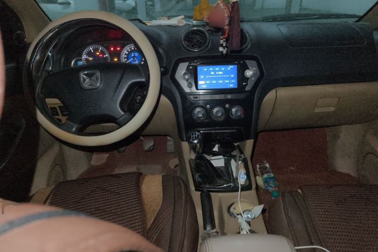 Used JMC Yusheng S350 2011 2.4T Two-Wheel-Drive Luxury 5-Seater
