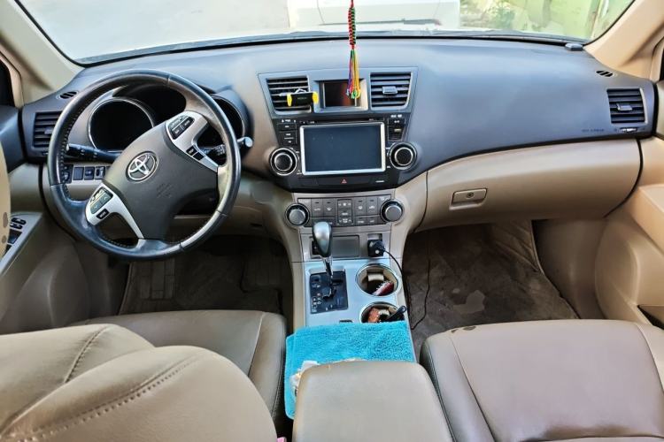 Used Toyota Highlander 2012 2.7L Two-Wheel Drive 7-Seater Luxury Edition