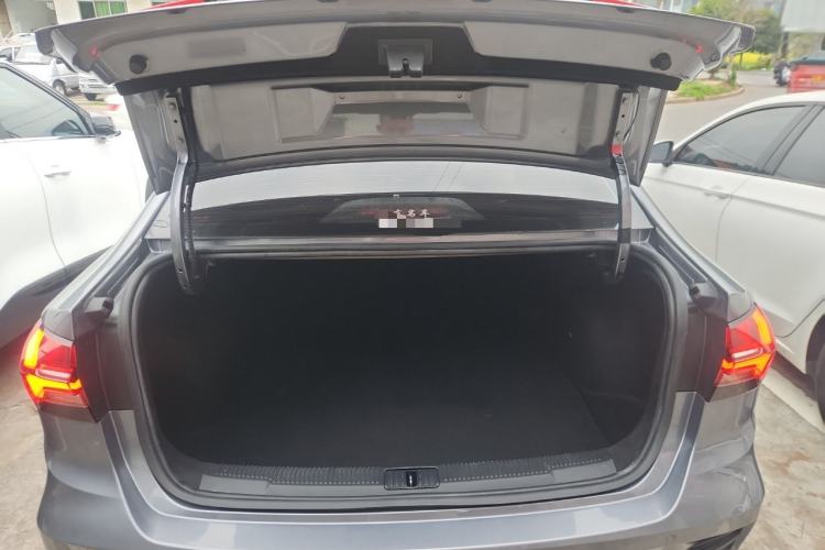 Used Roewe i5 2021 1.5L CVT Diamond Edition
