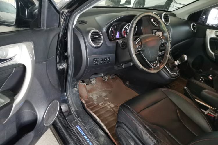 Used Haval H6 2015 Upgraded Model 1.5T Manual Two-Wheel Drive Elite Version Driver Seat
