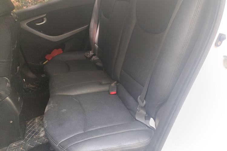 Used Hyundai Elantra (5th Generation / Langdong) 2015 1.6L Automatic Leading Model Left Rear Seat