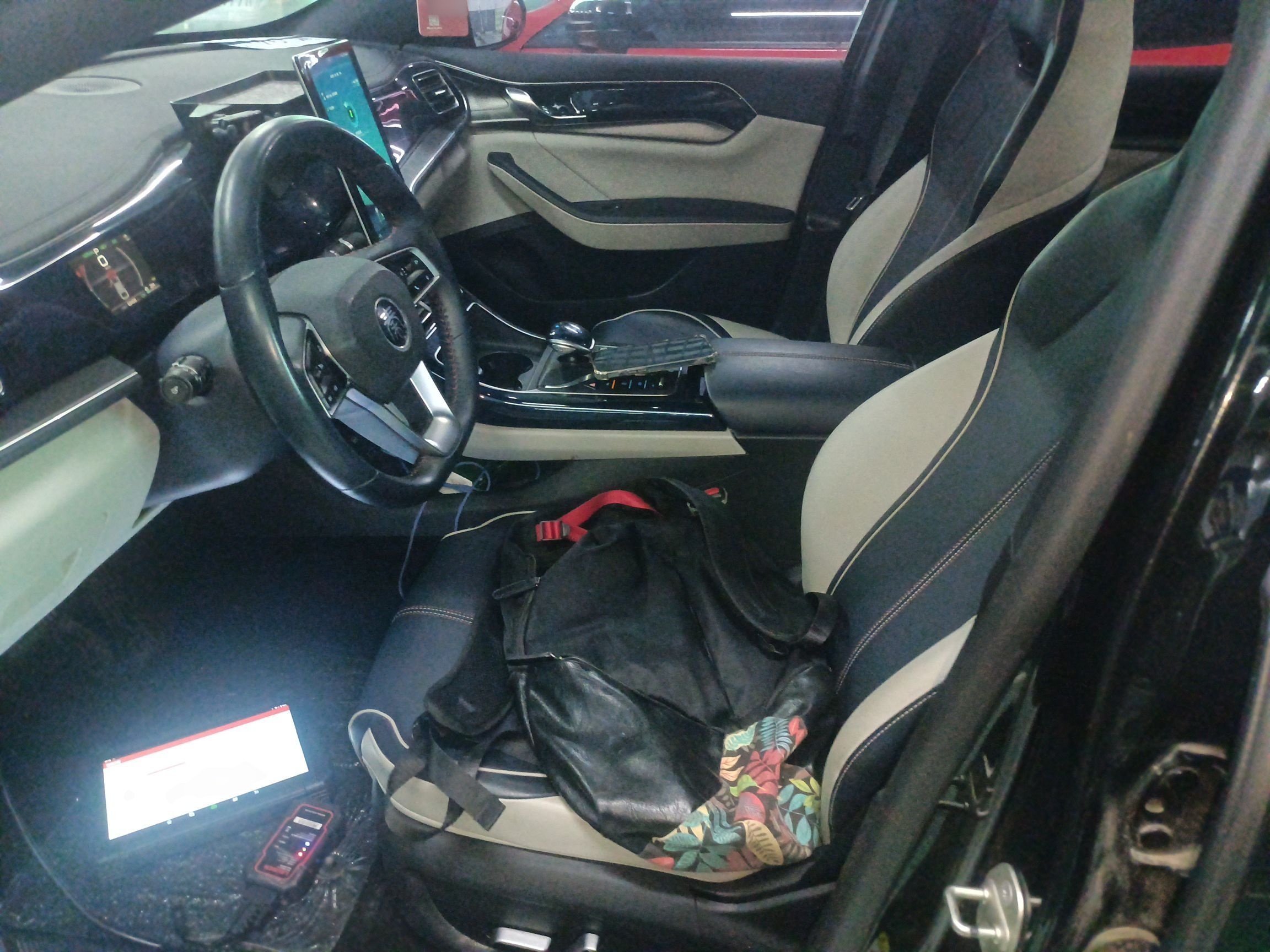 Переднее сиденье в автомобиле