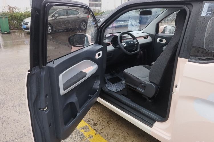 Used Chery QQ Ice Cream 2022 170km Sundae Phosphate Lithium-Ion